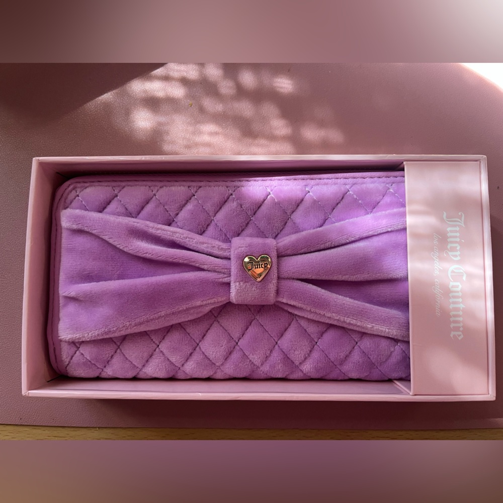Juicy Couture Purple ✨Quilted Zip Wallet with Heart Charm✨